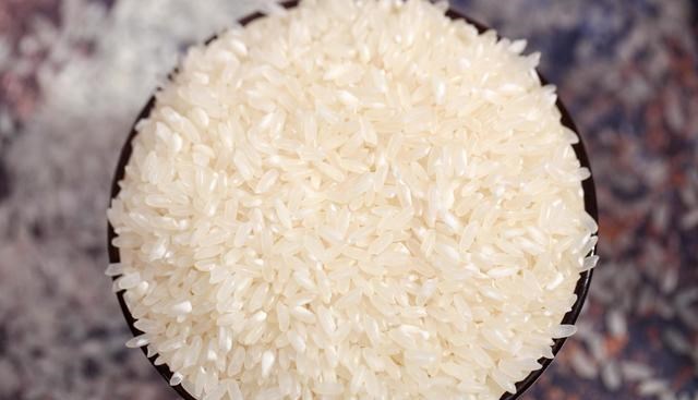 豆妈做糕点 20斤大米中只有1斤真米,五常米农:调和米横行的时代!