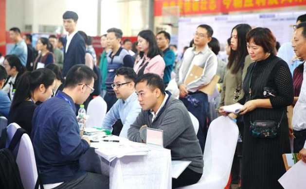 怀孕|年薪10万的“铁饭碗”扩招,空余1600多个岗位,待遇不比公务员差