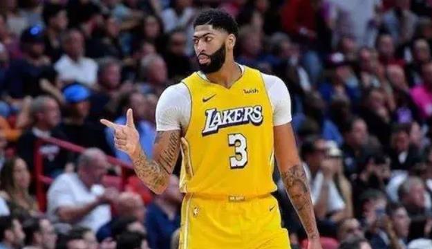 范齐全|先动手还指着霍华德骂!浓眉真不该,詹姆斯咋放心把湖人交给你?