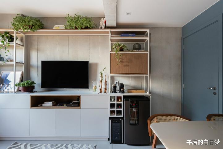 |仅有45㎡的跃层小公寓，虽然紧凑但也有着欢笑，两个人的浪漫暖窝