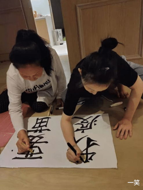 大S|大S宣布离婚后，S妈首晒与女儿合照表达心声，离婚原因终曝光