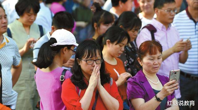 教师|医护人员迎来“好消息”，多岗位工资将会上调，教师也获支持