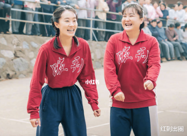 贾玲|39岁贾玲回老家录节目！卫东厂宣布封闭两日，派多名保安驱赶游客