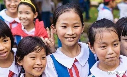 老李侃学习|暑假成小学生“磨难日”，密密麻麻的暑假计划表，老师直呼太窒息