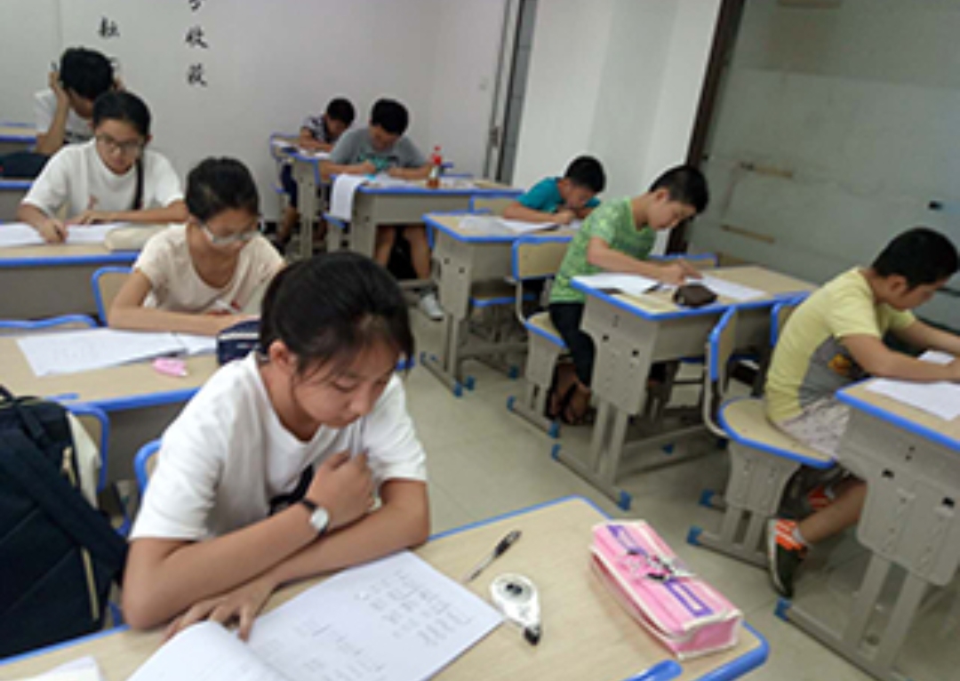 劳动教育 14岁学生10天花掉5万元？父亲直接气住院！网友：谁说养儿子防老