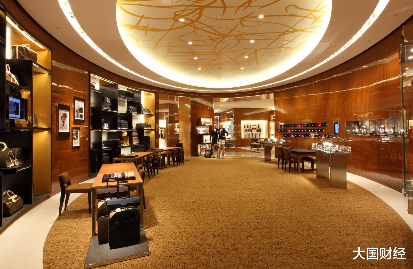 代购|奢侈品市场的套路，让国内消费者被“割韭菜”