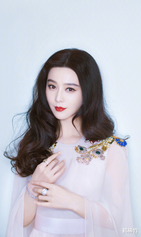 范冰冰|范冰冰成功减下三十斤，重回颜值巅峰，坦言减肥很简单