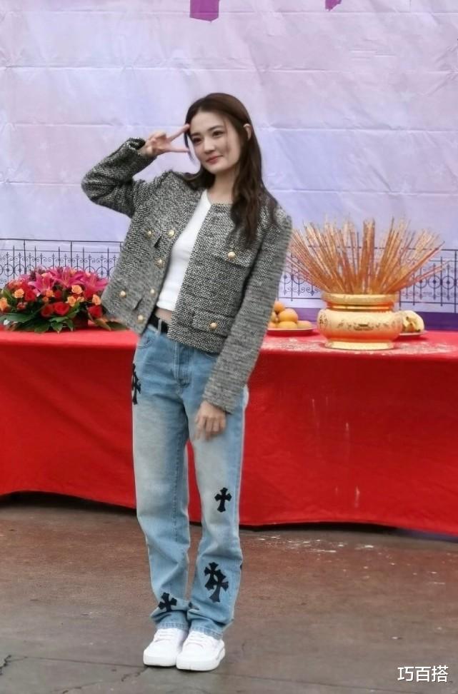 巧百搭 徐璐近期私服可下大功夫了！休闲百搭还修饰身材，借鉴价值非常高