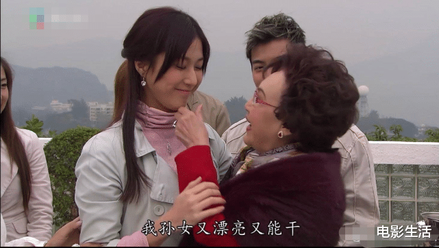 TVB|“收视女王”钟嘉欣未得TVB视后，引发网友不满，原因出在哪？