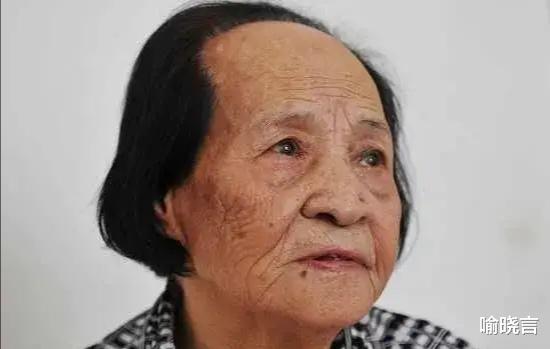喻晓言|14岁的万爱花第三次被日本兵抓走，经过多次的折磨，万爱花的身高从1.65米，萎缩到了1.47米。