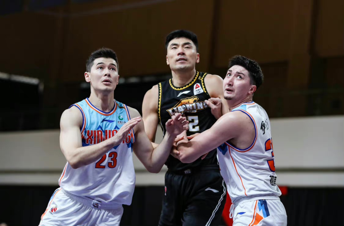 辽宁男篮|4国手回归，辽宁男篮组全新首发5虎，14+11新外援挑大梁，两将复出