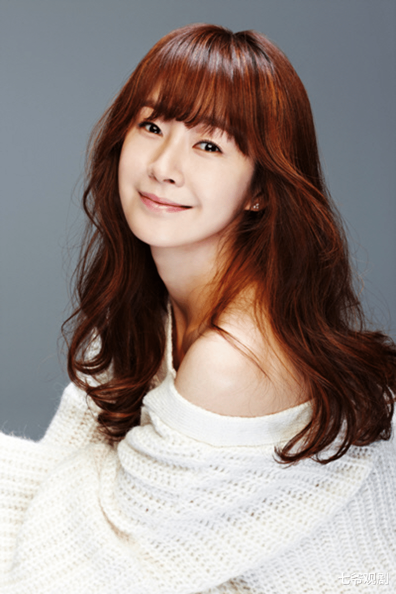 明世彬|没嫁成会长，嫁人6个月就离，“国民初恋”明世彬竹篮打水一场空