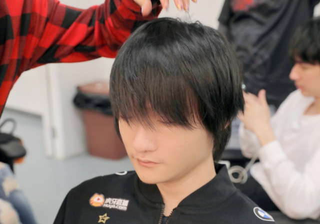 金泰相|Doinb复播后“鞠躬道歉”:安慰房管是个误会,但我该被骂!