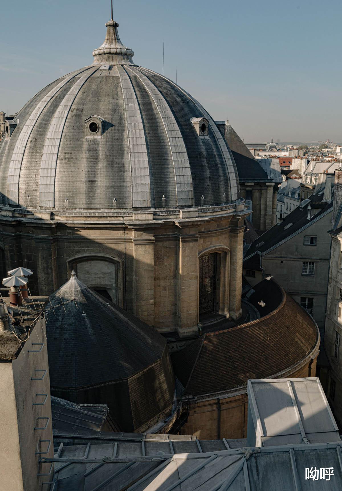 设计师翻新艺术家公寓