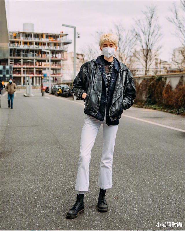小喵聊时尚 别再露脚踝了，今冬流行“九分裤+马丁靴”，显瘦又保暖，特洋气