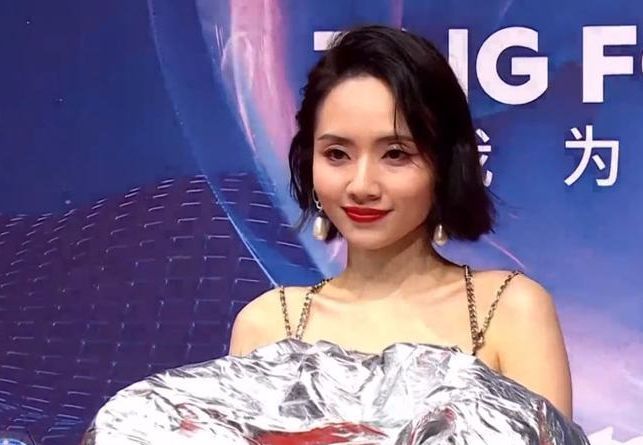 郁可唯|TMEA盛典红毯，郁可唯卡粉、蔡徐坤服装翻车、刘惜君大变样认不出