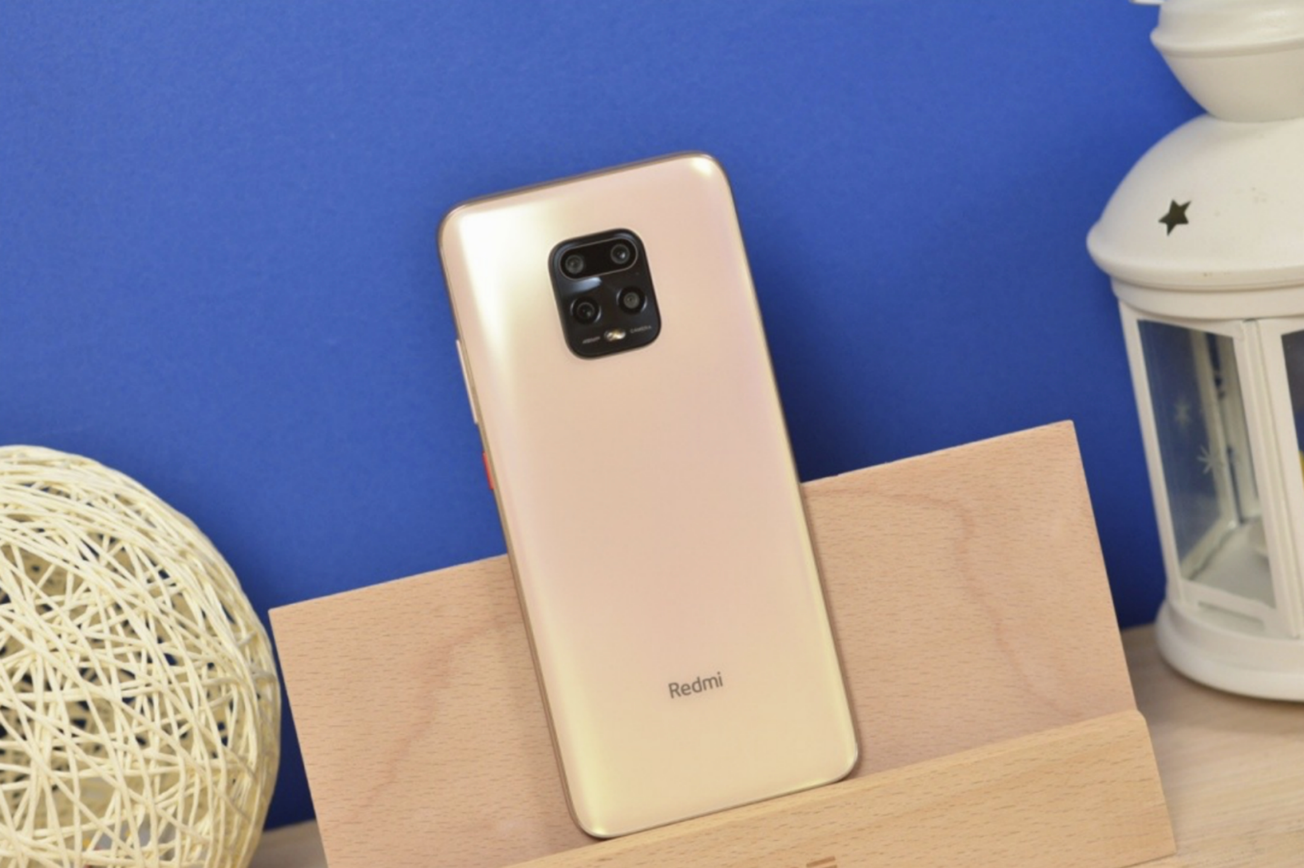 红米手机|30倍变焦+光学防抖+三星屏幕，性价比神机价格松动，跌至1199