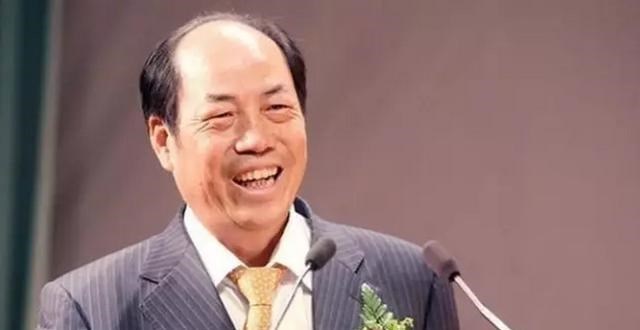 教教你家娃|碧桂园老板杨国强，热心慈善多次捐出巨款，自己却穿得像是老农民