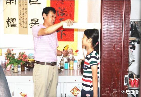 朱婷|恭喜朱婷！14岁妹妹夺排球冠军，身高成硬伤，发展模板为“冯坤”