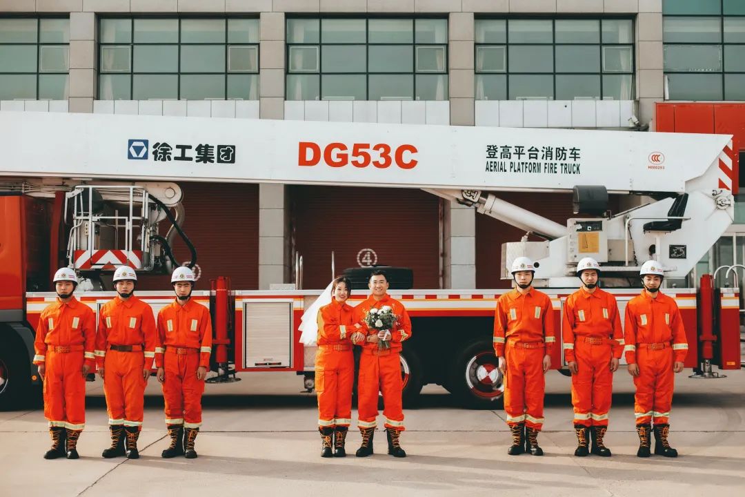 中国消防 当“藏青蓝”表白“火焰蓝”