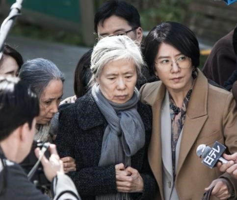 半暖时光|54岁金喜爱从美艳小三演到复仇元配，戏外嫁多金才子不受丑闻动摇