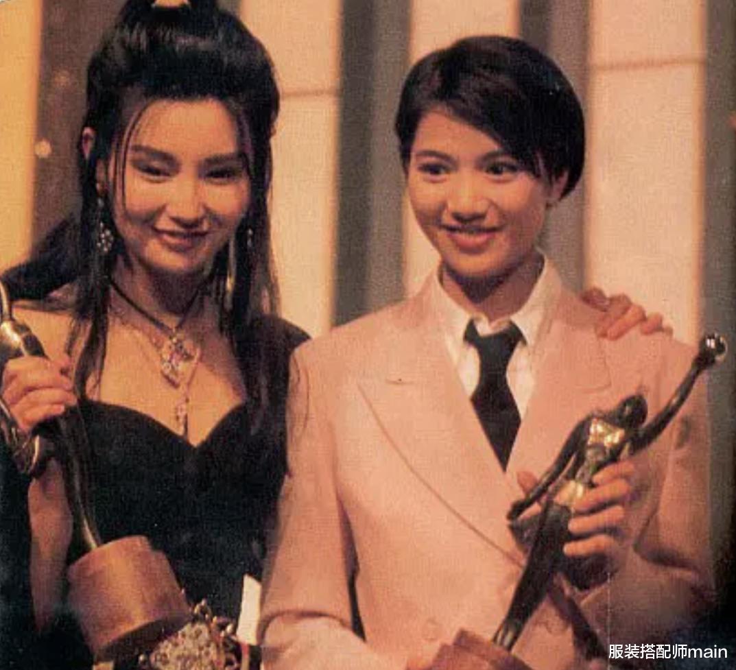 服装搭配师main|19岁成名，两届金像奖影后，脾气暴说话直，却被张智霖独宠30年