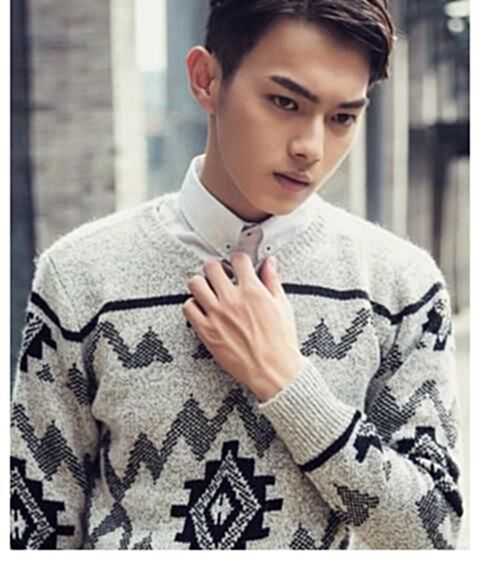 肖战 肖战:我卸妆了,王一博:我也卸妆了,许凯:难道我化妆了吗?