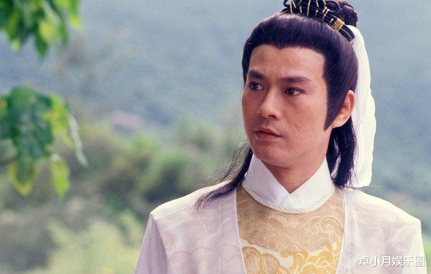 郑欣宜|郑少秋33岁女儿紧急入院，5天花10万，无人照顾未见父亲露面