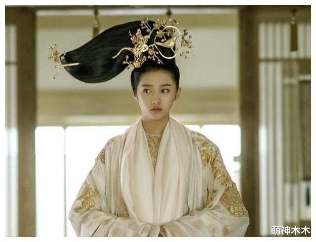 关晓彤|《图兰朵》发布首支预告，关晓彤又演公主引热议，被嘲虎背熊腰