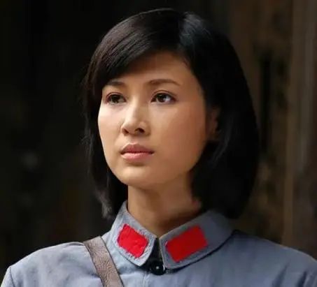 岳云鹏|“李云龙老婆”童蕾被坑惨，婚后180亿资产蒸发，如今老公锒铛入狱