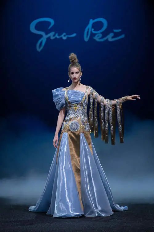 迪丽热巴|迪丽热巴“背后金主”曝光，女明星纷纷抢破头！网友：她一出手必是王炸！