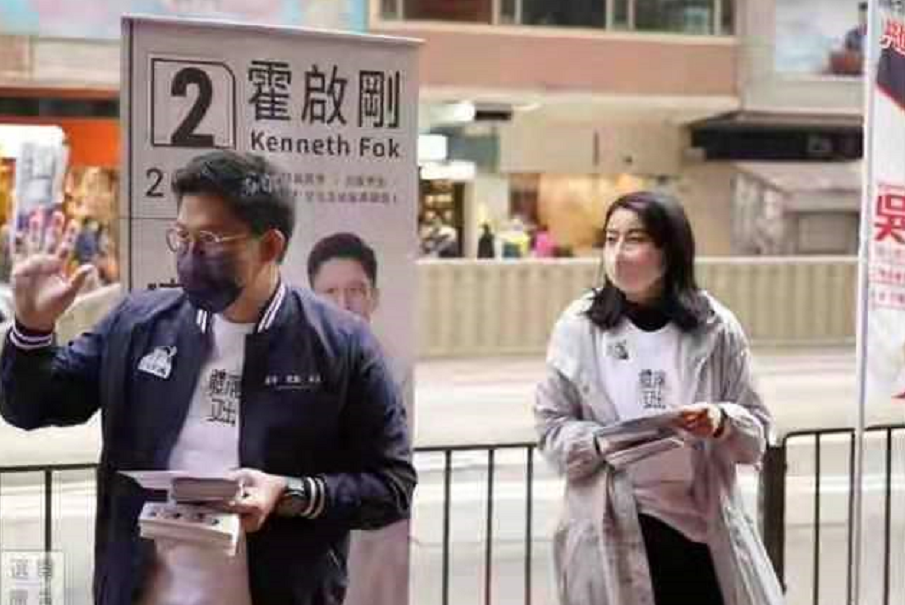 郭晶晶|郭晶晶小叔子罕见现身！穿休闲装上街为哥哥拉选票，帅气不输明星