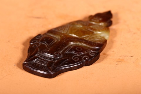 |旧藏:和田玉带沁神人佩