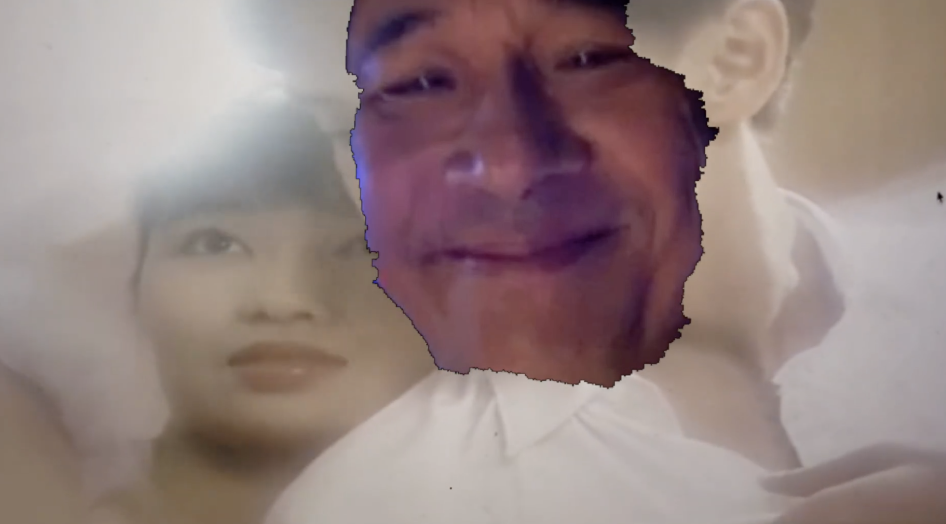 费曼|吴镇宇妻子迎50岁生日，费曼送吻为妈妈庆祝，曝其年轻旧照超惊艳