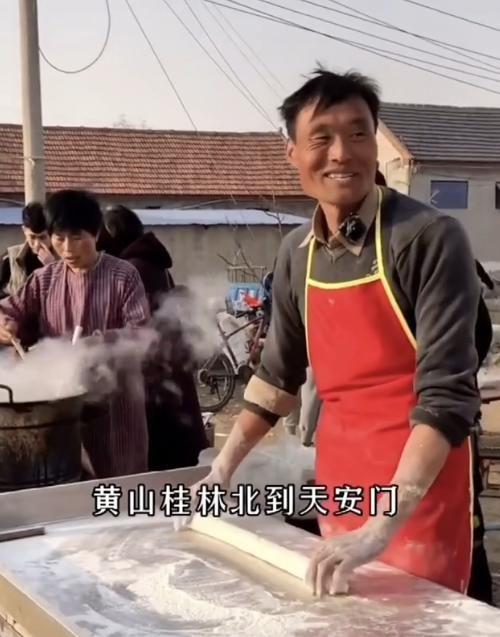大老胡说三农 山东拉面哥被迫停业恳求放过，“疯狂”的自媒体人：你们该回家了