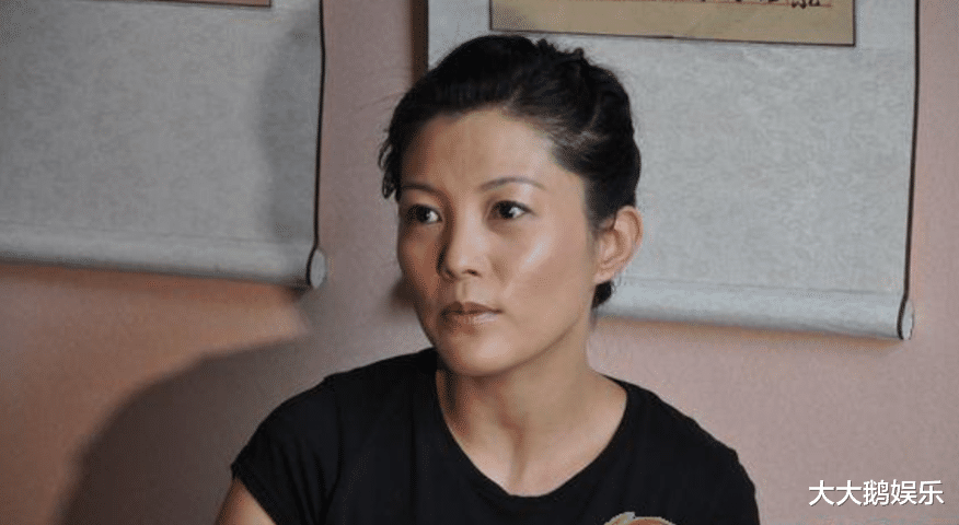 谢雨欣|可伶的雨欣：18岁生子，4登春晚，跟男友睡了4年却不知他真实姓名