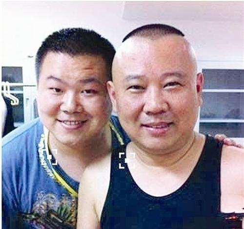 徐锦江|岳云鹏老婆探郭德纲，送一箱茅台几盒月饼走路带风，被赞尊师重道