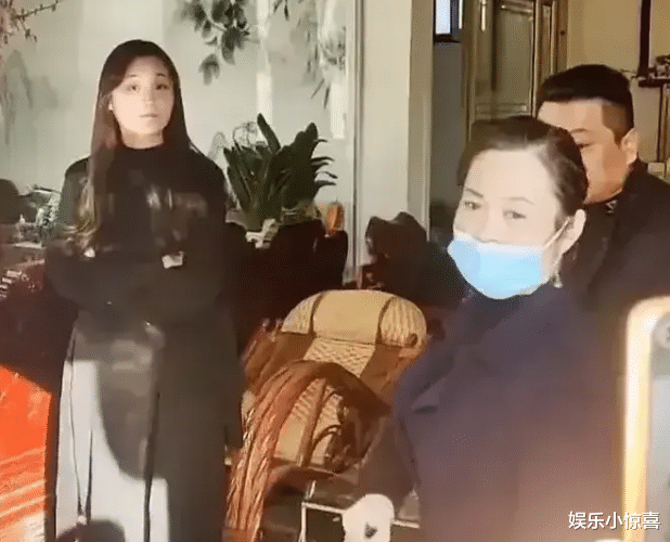 陈亚男|网传陈亚男找朱小伟复合真相，签了直播合同，违约要赔8位数