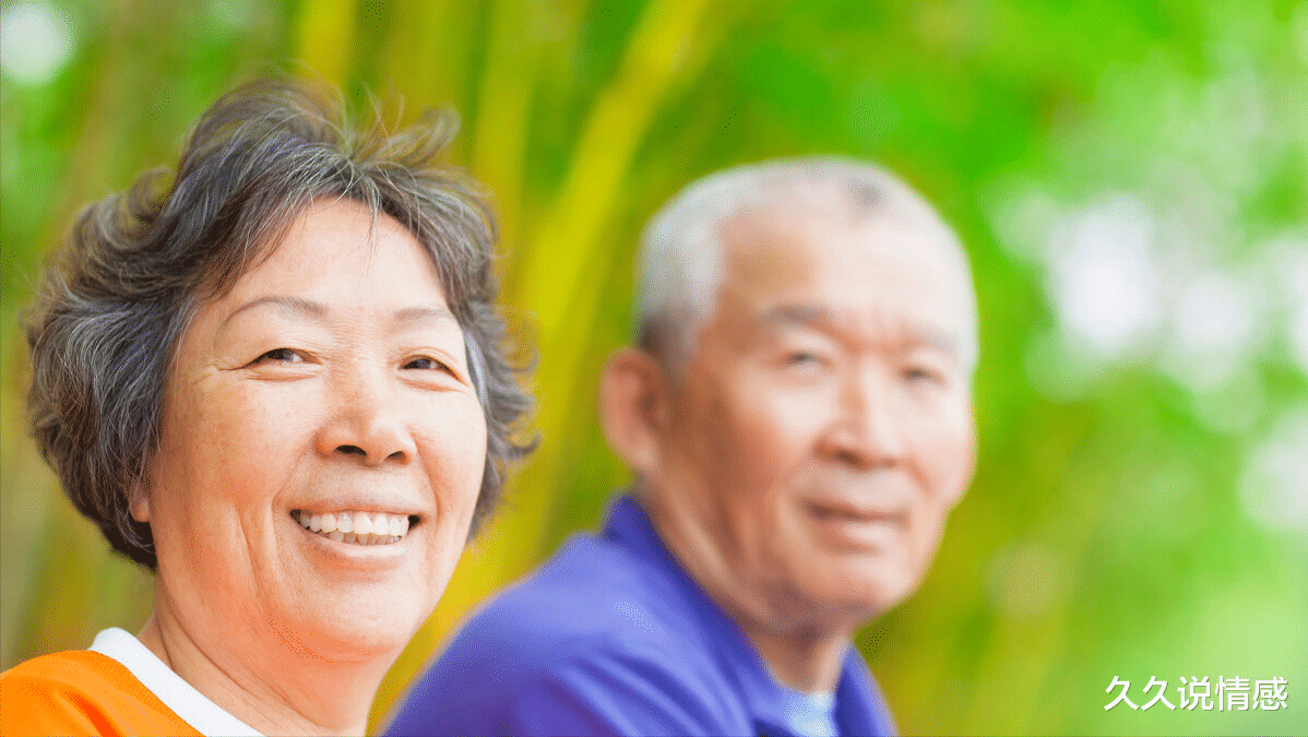 久久说情感|和舞伴搭伙半年后，67岁老人：她不可理喻，女人：这是你的责任