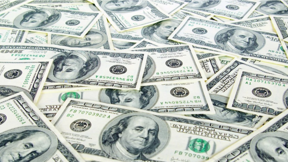 民警 人民币的机会来了？柬埔寨抛售1.3亿美元，美元何时会崩盘？