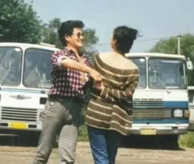 赵本山|葛淑珍：儿子一出生是聋哑人，结婚12年被赵本山抛弃，如今怎样了