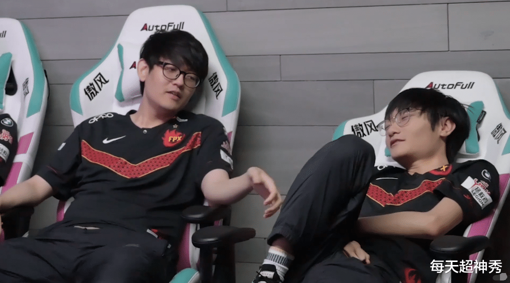 t1|Faker亚索单杀伞皇，T1轻松击败LOL主播队，Keria被低估了