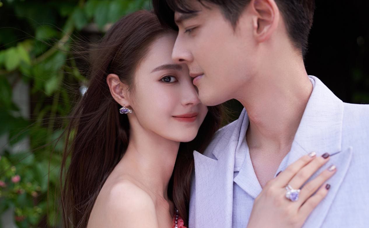 时尚圈的奇葩大喵 44岁郭品超“父女恋”?与小19岁女友同框不觉年龄差,少年感依旧