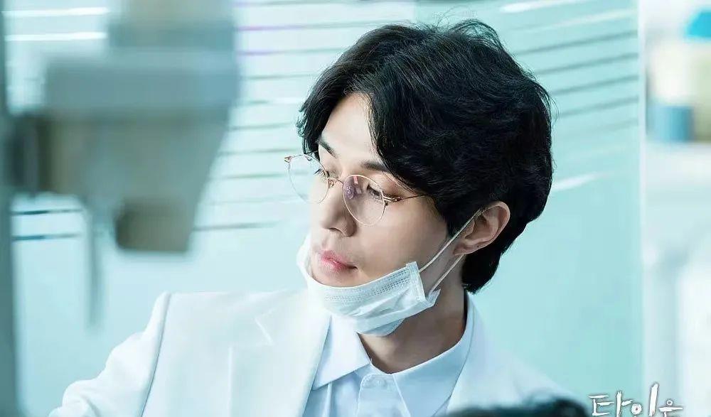 张嘉倪|都是混娱乐圈的，为什么他们能帅上二十年，还越老越有味道？