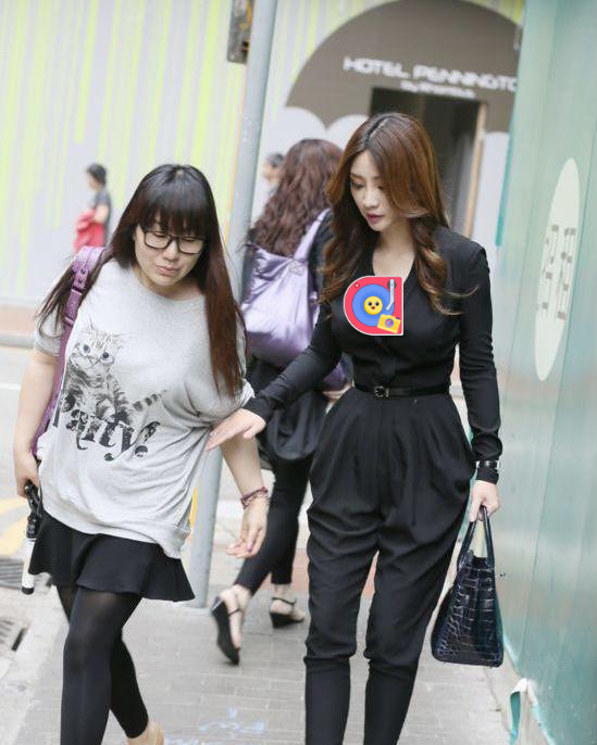 李承铉|柳岩人美又会穿，穿黑色连体裤秀“曼妙身材”，高挑精致又时髦