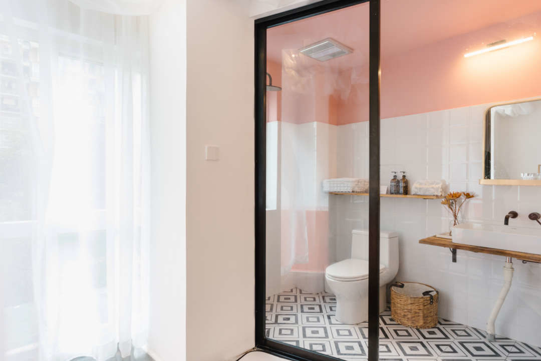 |女孩的18㎡复式公寓，蓝色客厅惊艳大气，二层卧室温馨迷人，真香