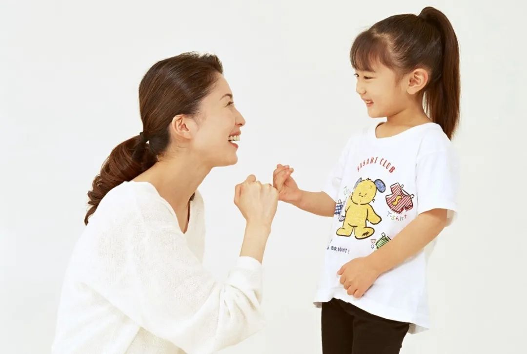 饭饭妈妈育儿|当孩子哭闹不愿意去幼儿园时,家长要明白什么该说,什么不该说