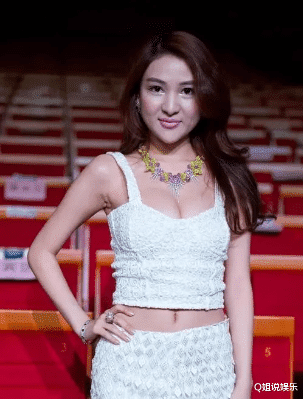 郭美美|“初代网红”郭美美难以启齿的上位史，以及她背后的干爹们