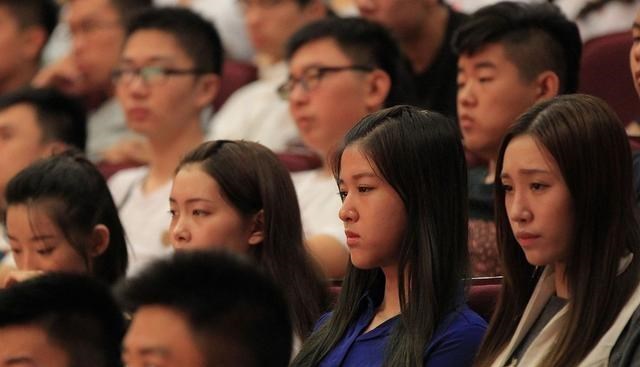 依科育儿吧|对不起，我们不招专升本毕业生，我们只要全日制本科生