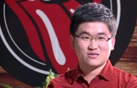 |直播界“笑王”姜涛，与三名漂亮女徒弟同框，合作演绎新作品